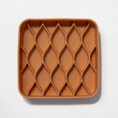 argyle slow feeder bowl - nutmeg