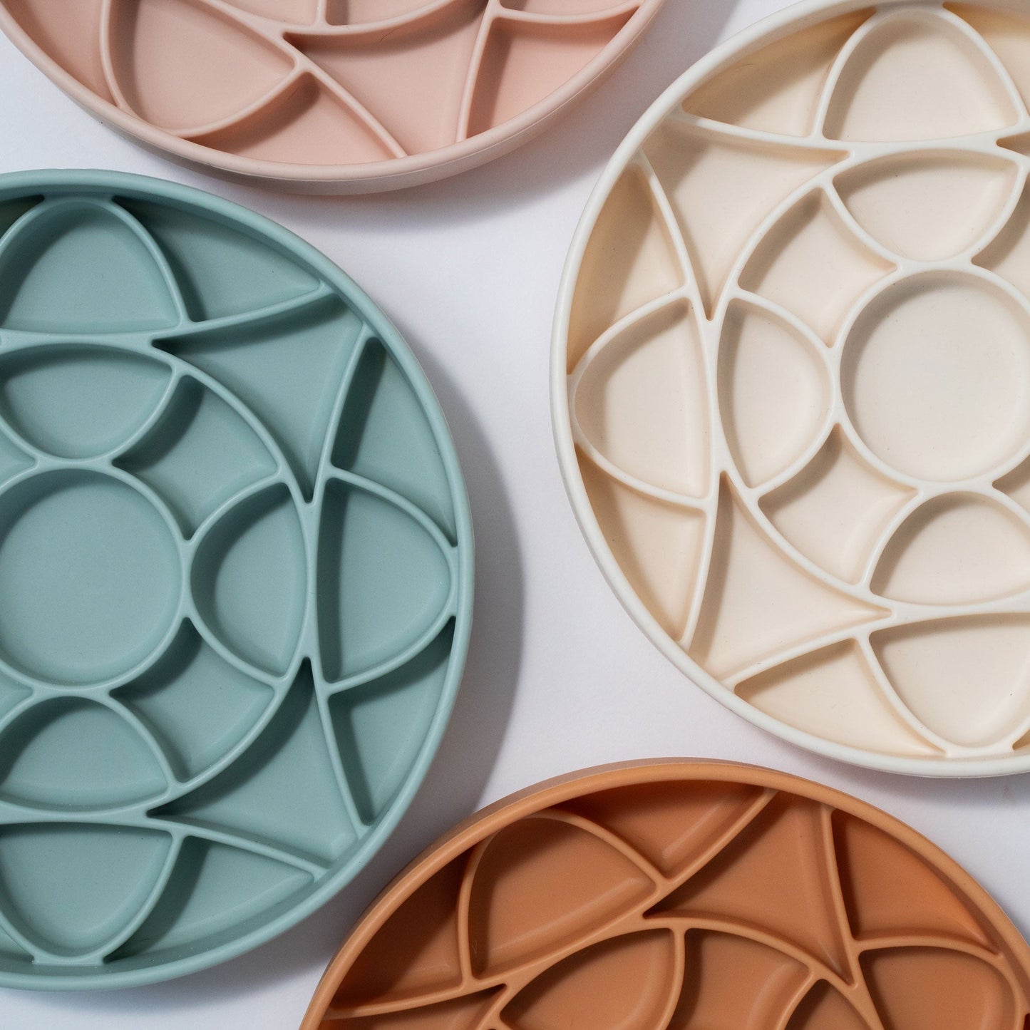 circulo slow feeder bowl - rose water